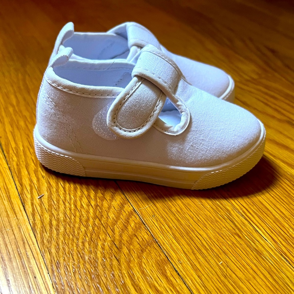 White toddler canvas shoes